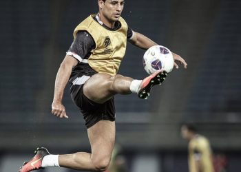 مهند علي “ميمي” .. القصة الكاملة لنجم العراق: من شوارع بغداد إلى أبواب الزمالك