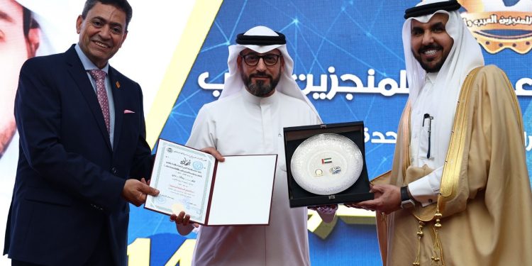 “المنجزين العرب تكرّم الدكتور إبراهيم الكندري تقديرًا لإسهاماته المجتمعية والاستثمارية”