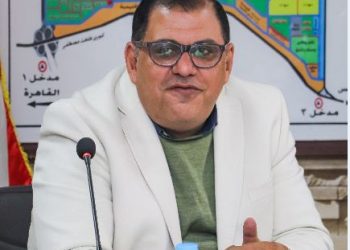 رئيس جهاز مدينة الشروق يواصل رفع كفاءة المسطحات الخضراء والمخلفات