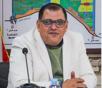 رئيس جهاز مدينة الشروق يواصل رفع كفاءة المسطحات الخضراء والمخلفات