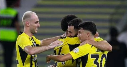 اتحاد جدة يسحق الفيحاء بثلاثية نظيفة وينفرد بصدارة الدوري السعودي