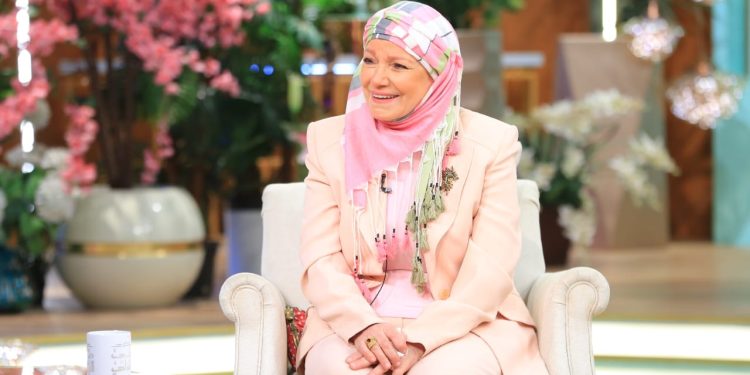 مشيرة إسماعيل ترد على انتقادات عدم الرفق بالحيوان