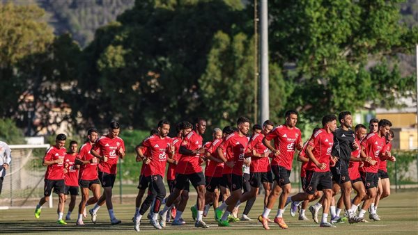 الأهلي يواصل تدريبانة الجماعية في معسكر تونس استعدادًا للموسم الجديد