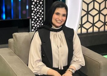 هل فعلاً الأكل بعد الساعة 8 مساءً بيخزن دهون؟ استشاري تغذية توضح