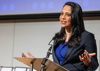 استقالة وزيرة التشرد البريطانية بسبب رفع إيجار منزلها.. اعرف القصة