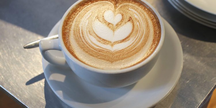 القهوة: أكثر من مجرد مشروب صباحي.. فوائد صحية مُبهرة (تعرف عليها)