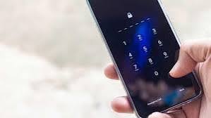 مفاجأة..كود سري” لـ”آيفون” يكشف إذا شخص يحاول التجسس على هاتفك… إليكم التفاصيل