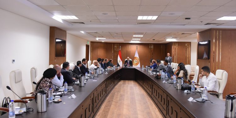 وزير العمل يعلن بدء «سلامتك تهمنا» وتقديم الوقاية والحماية لـ«عمال الدليفري»