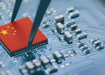 الشريحة الجبارة .. رهان صيني جديد في سباق الذكاء الاصطناعي