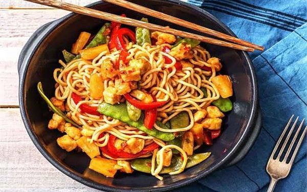 وجبة تصيب بـ ضمور العضلات والتسمم ..استشاري تغذية يحذر من الشعرية سريعة التحضير