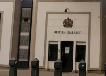 أسباب إغلاق السفارة البريطانية أبوابها.. بعدما أزالت السلطات المصرية الحواجز الأمنية