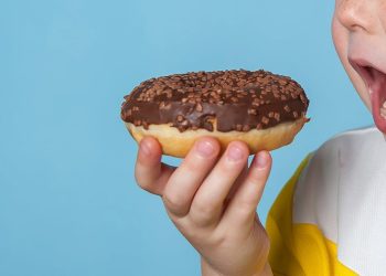 هل جراحات تكميم المعدة ملائمة للأطفال ؟ .. عملية تكميم معدة طفلة في مصر تثير جدلا