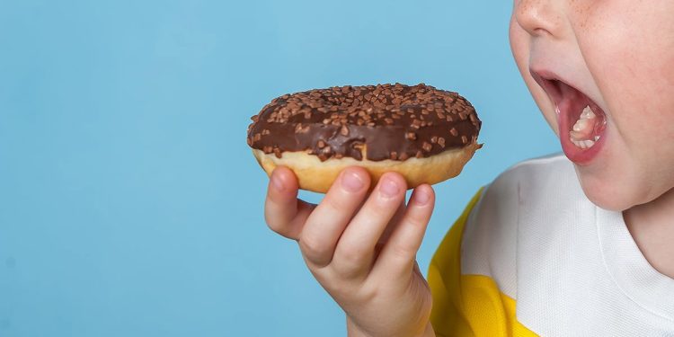 هل جراحات تكميم المعدة ملائمة للأطفال ؟ .. عملية تكميم معدة طفلة في مصر تثير جدلا