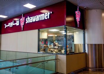 أسباب مقاطعة مطعم”شاورمر”بالسعودية.. وتدخل تركي آل الشيخ يثير جدلا واسعاً