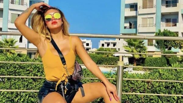 سنه مع الشغل .. محكمة جنح العمرانية تقضي بحبس هدير عبد الرازق بتهمة دهس شخص