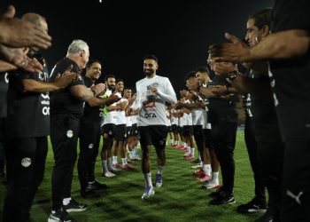 تفاعل كبير على منصة ” x ” على إقامة ممر شرفي لـ محمد صلاح بمعسكر منتخب مصر