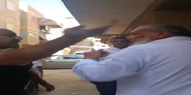 واقعة الاعتداء على مسن السويس.. والمحامى يكشف مفاجأة مدوية.. القصة الكاملة