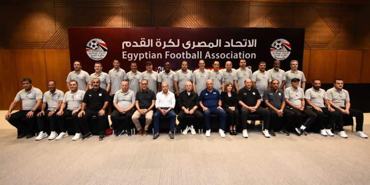 احتفالا بالتأهل للمونديال.. أبو ريدة يهدي مدربي مصر رخصة التدريب Pro