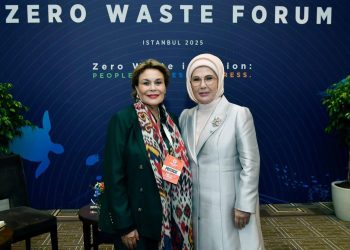 أمينة أردوغان تلتقي مسئولين دوليين في إسطنبول على هامش المنتدى الدولي لصفر نفايات