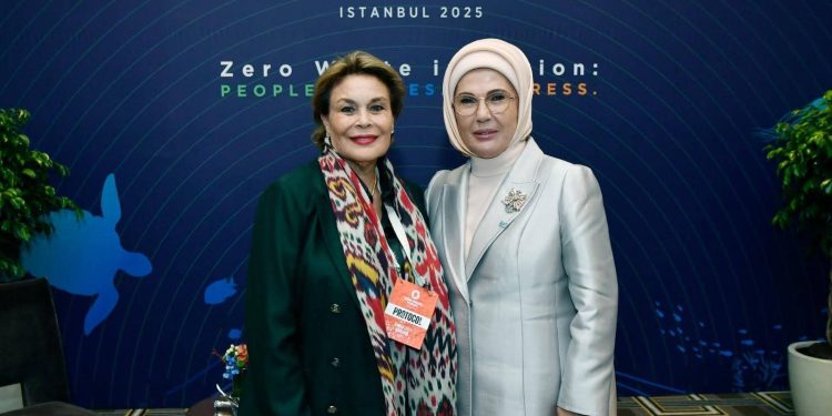 أمينة أردوغان تلتقي مسئولين دوليين في إسطنبول على هامش المنتدى الدولي لصفر نفايات