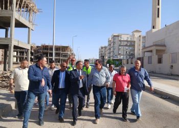 المهندس عمار مندور ورئيس جهاز مدينة الشروق في زيارة تفقدية لـ مشروعات المدينة