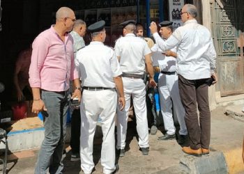 حملة مكبرة بـ حي أمبابة ورفع 266 حالة أشغال متنوعة |صور