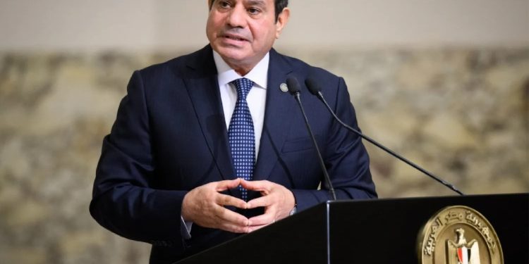 الرئيس السيسي يرحب بـ قادة العالم ورموزه الكبار في مصر المحروسة