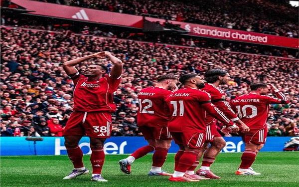 صلاح يقود ليفربول للفوز على أستون فيلا بثنائية نظيفة في الدوري الإنجليزي