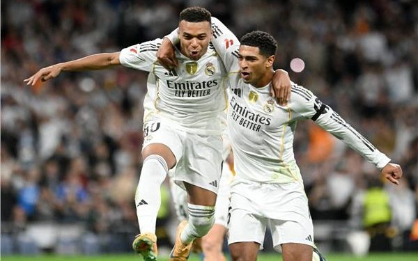 ريال مدريد يضرب فالنسيا برباعية قاسية ويبتعد بقمة الدوري الإسباني