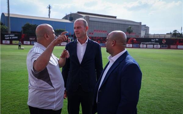 قبل جلسة توروب ..أحمد شوبير يكشف مفاجأة فى صفقات النادى الاهلى الشتوية