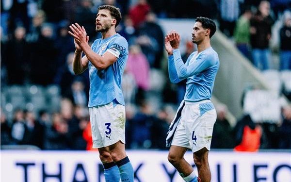 بشق الانفس .. مانشستر سيتي يحقق فوزا صعباً أمام ليدز يونايتد بالدورى الانجليزي