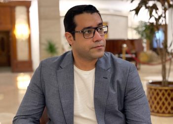 محمد سعيد… المصمم الشامل الذي يجمع بين الهوية والإخراج والتقنية الحديثة”