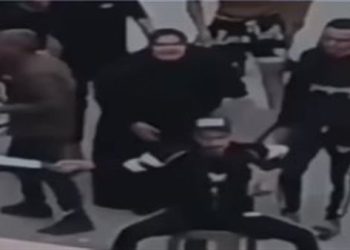 بمياة النار والشوم.. مشاجرة عنيفة بين زوج وأسرة زوجته بشبرا الخيمة