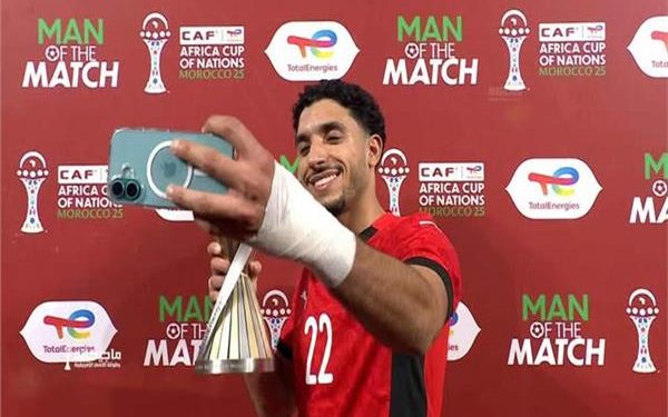 عمر مرموش يحصد جائزة رجل مباراة مصر وزيمبابوي بكأس الأمم الإفريقية 2025