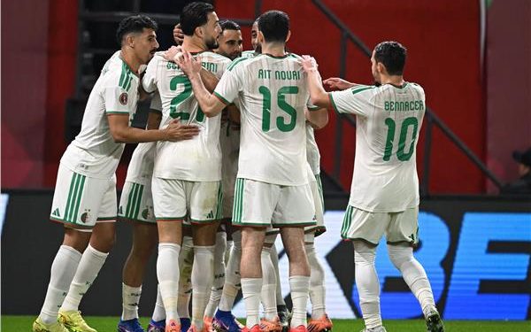 منتخب الجزائر يضرب بوركينا فاسو  بهدف قاتل ويتأهل لدور الـ16 بأمم إفريقيا بالمغرب
