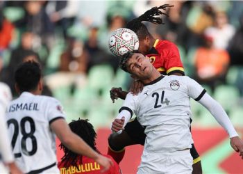 منتخب مصر يتعادل مع أنجولا سلبياً ويتصدر المجموعة دون هزيمة بأمم إفريقيا بالمغرب