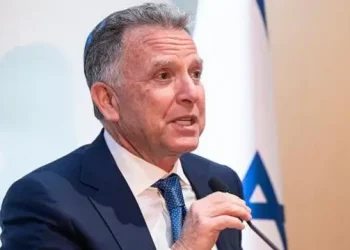 غارات إسرائيلية تستهدف خان يونس جنوبي غزة.. وترامب يتحدث عن لقاء مرتقب مع نتنياهو