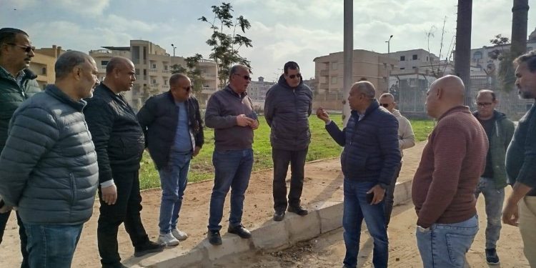 جولة ميدانية موسعة لـ رئيس جهاز مدينة الشروق لمتابعة الصيانة ورفع كفاءة الطرق