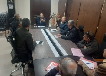 رئيس جهاز مدينة الشروق يعقد اجتماعًا موسعًا ويشدد على سرعة الإنجاز والرصد الفوري