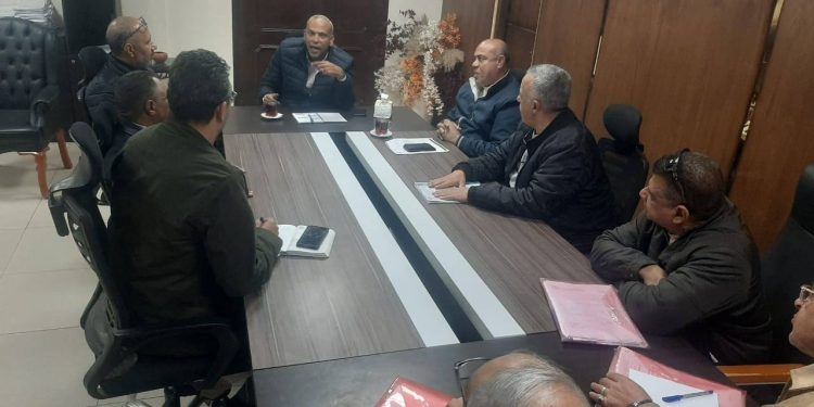 رئيس جهاز مدينة الشروق يعقد اجتماعًا موسعًا ويشدد على سرعة الإنجاز والرصد الفوري