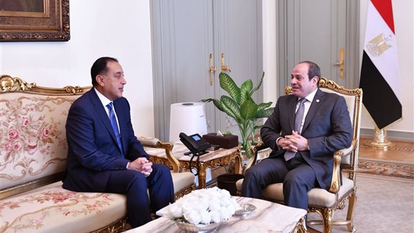 مدبولي ينقل تهنئة الرئيس السيسي بالعام الجديد متمنياُ كل الخير والبركة والسعادة للمصريين