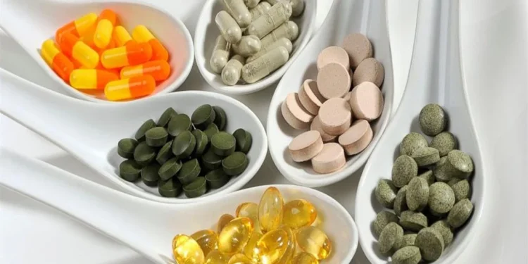 أستاذ علم الدواء يحذر من تناول المكملات الغذائية ومشروبات الطاقة خلال الامتحانات