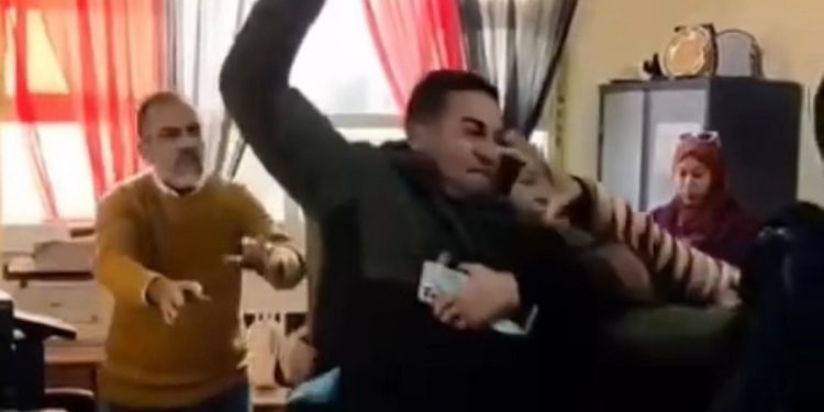 عاجل .. حبس المتهم بالتعدي على معلم الإسماعيلية ووالدته 4 أيام .. تفاصيل