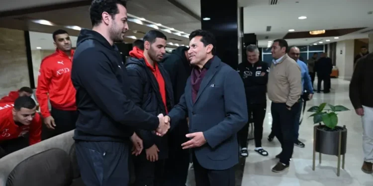 وزير الشباب والرياضة يلتقي منتخب مصر قبل المشاركة ببطولة إسبانيا الدولية لليد