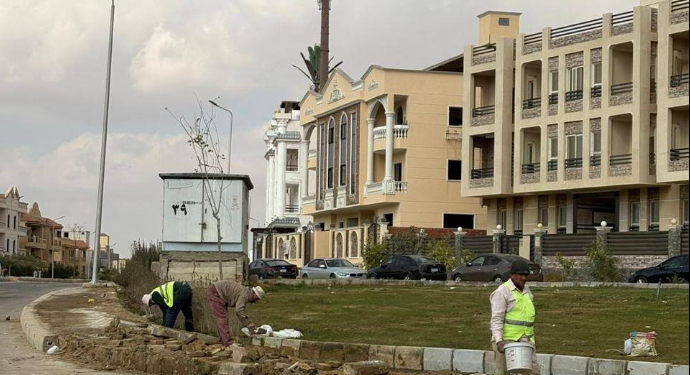 رئيس جهاز مدينة الشروق يتابع أعمال صيانة ورفع كفاءة الطرق والأرصفة