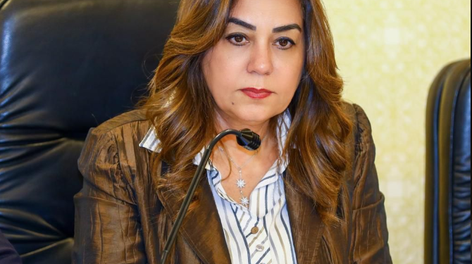 منال عوض : رفع الإشغالات والتعديات للباعة وأصحاب المحلات التجارية علي الأرصفة