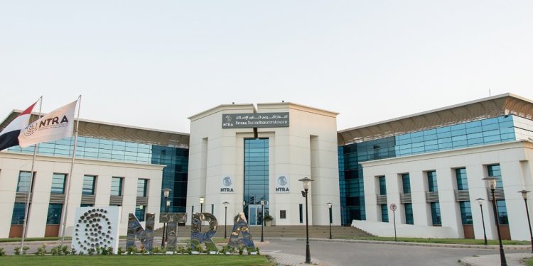 تفاصيل انتهاء فترة الإعفاء الاستثنائى لأجهزة الهاتف المحمول الواردة من الخارج  