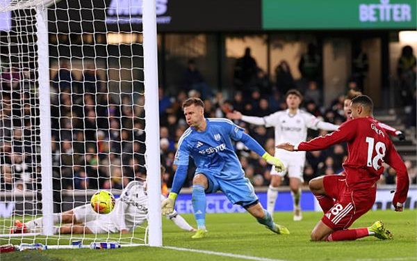 ليفربول يواصل النزيف في غياب صلاح.. تعادل أمام فولهام في الدوري الإنجليزي