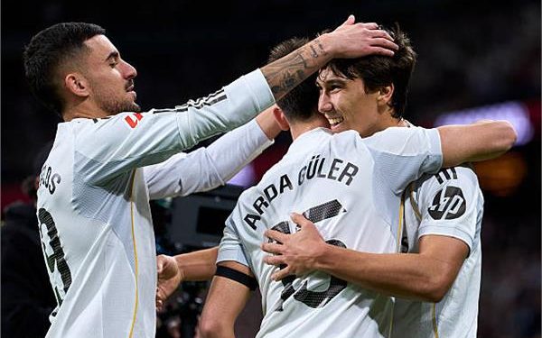 ريال مدريد يكتسح ريال بيتيس بخماسية ويرتقي لـ مركز الوصيف في الدوري الاسباني