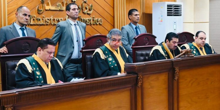 عاجل .. السجن المشدد 15 عامًا لـ فتى الدارك و10 سنوات لـ4 آخرين لاتجارهم بالبشر